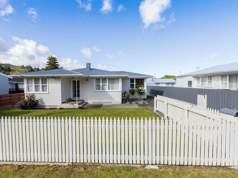 24 Moeraki Road, Maoribank, Upper Hutt - Carousel 2