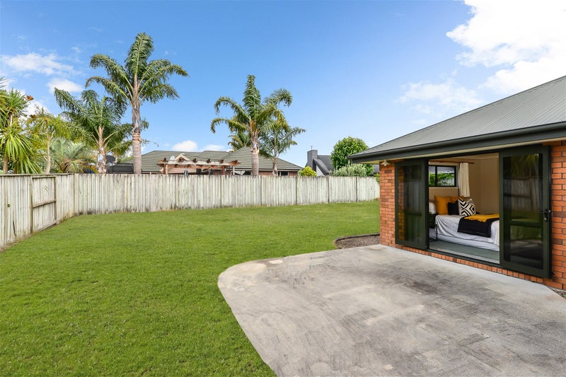 24 Holford Place, Huntington, Hamilton - Carousel 17