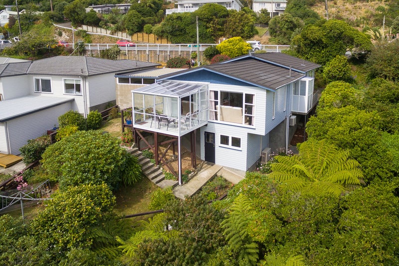75 Helston Road, Paparangi, Wellington - Carousel 1