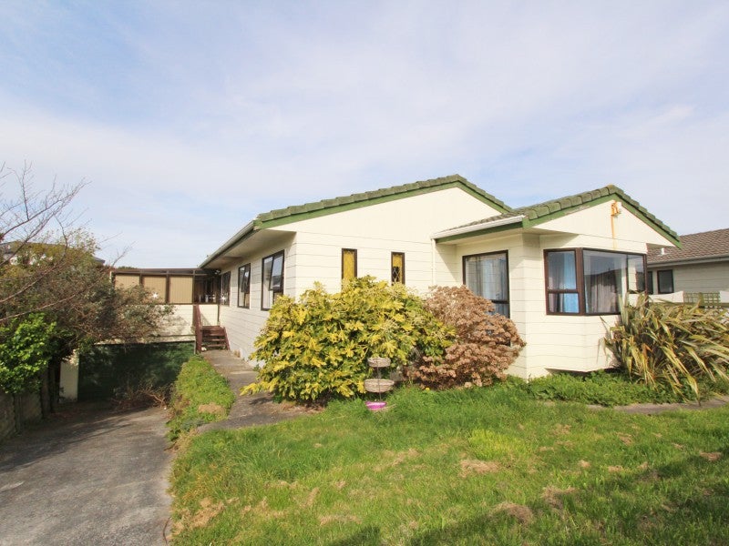 38 Bodmin Terrace, Camborne, Porirua - Carousel 13