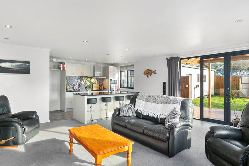 6 Freyberg Avenue, Sawyers Bay, Dunedin - Carousel 1