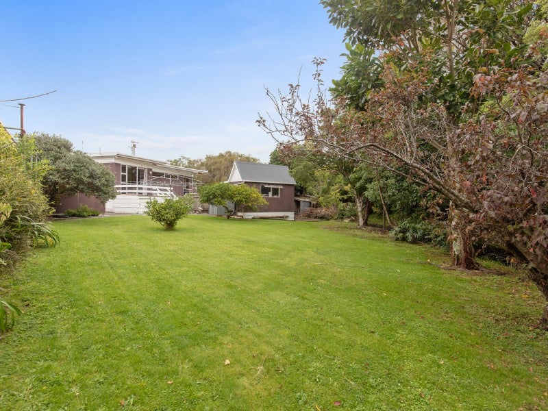 8 Whites Line West, Woburn, Lower Hutt - Carousel 1