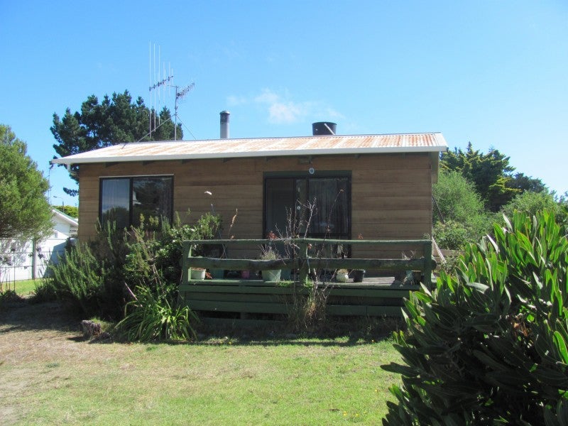 4 Forest Road, Waitarere Beach, Levin - Carousel 2