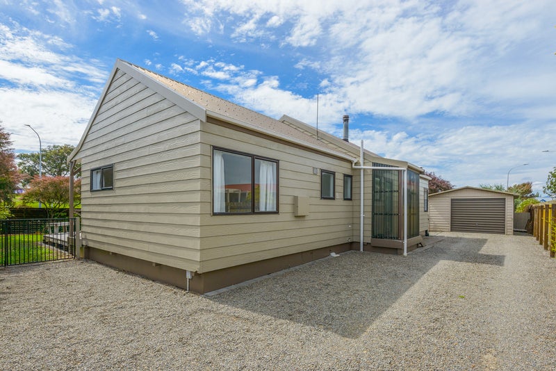 11 Peter Hall Drive, Kelvin Grove, Palmerston North - Carousel 1