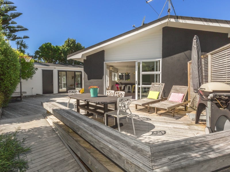 30 Sea Vista Drive, Pukerua Bay, Porirua - Carousel 1