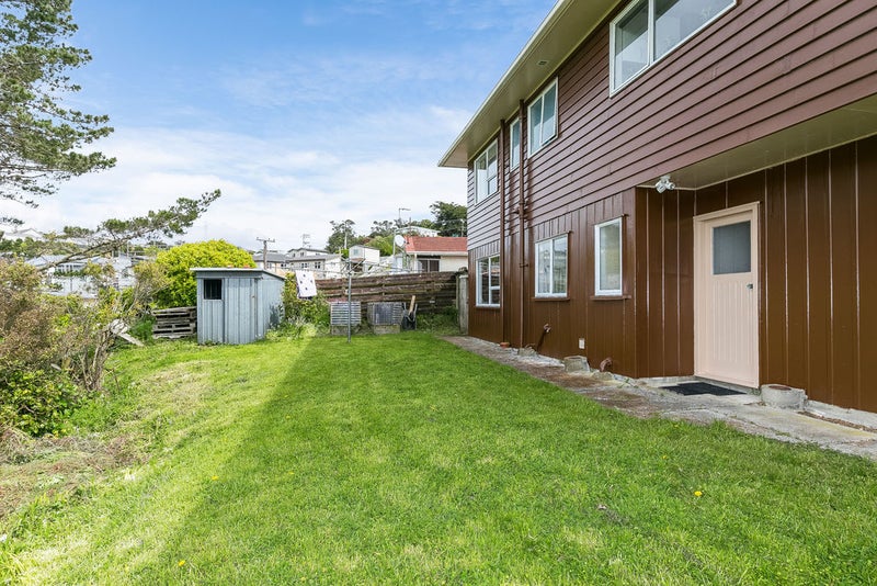 18B Robert Street, Newlands, Wellington - Carousel 19