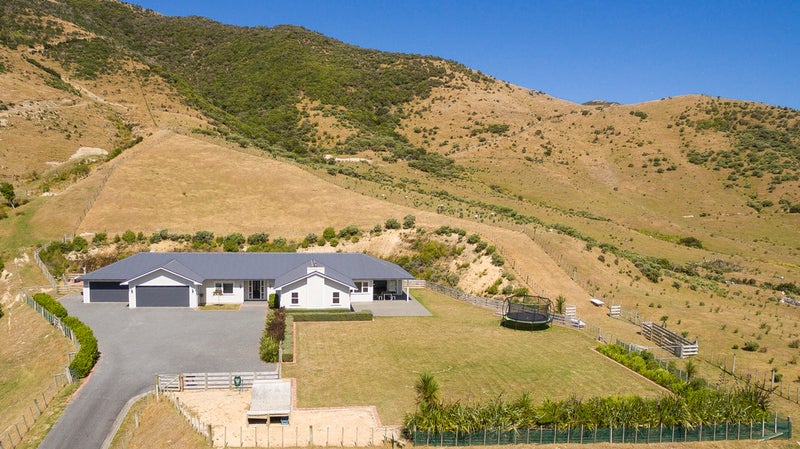 505 South Makara Road, Karori - Carousel 1