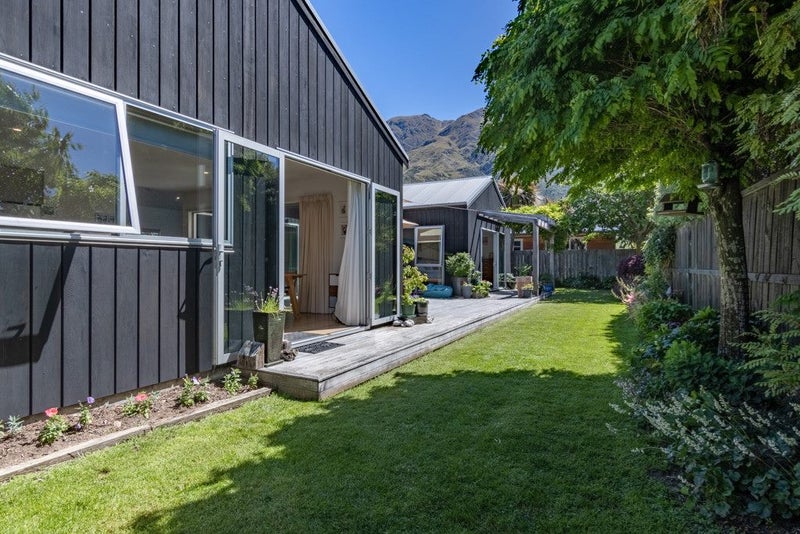 22 Amber Close, Arthurs Point, Queenstown - Carousel 2