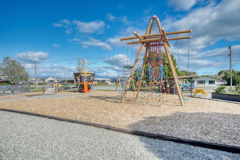 90 Park Street, Hokitika - Carousel 29