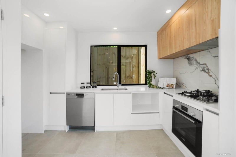 11A Wylie Avenue, Sunnynook, Auckland - Carousel 2