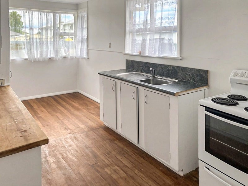 30 Hislop Avenue, Onekawa, Napier - Carousel 2