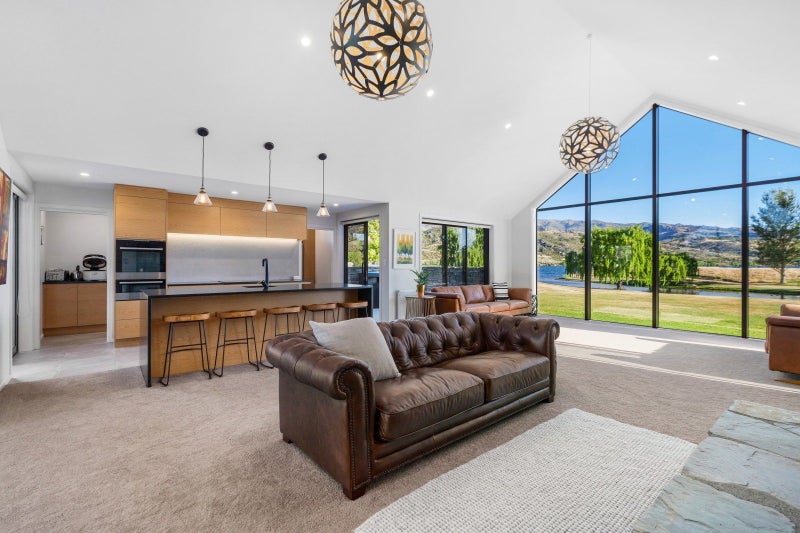 8 Wakefield Lane, Mount Pisa - Carousel 2