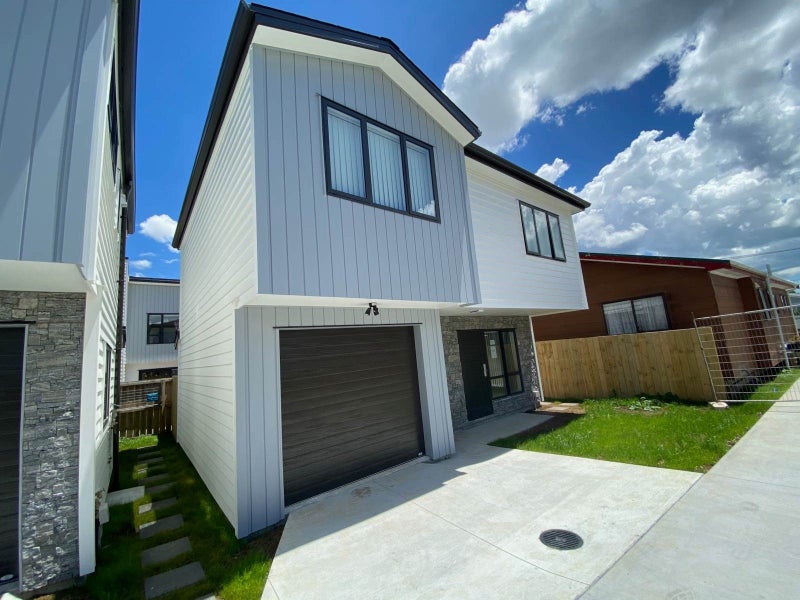 22C Aurea Avenue, Pakuranga, Auckland - Carousel 2
