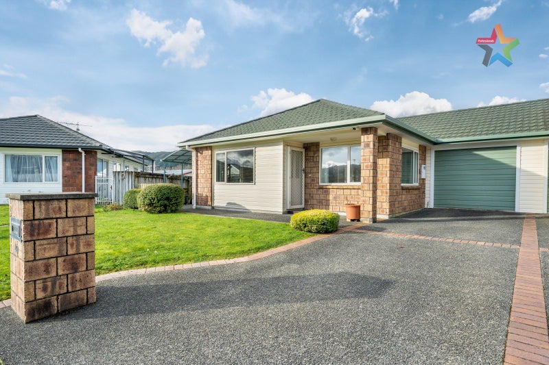 10 Woodland Mews, Wainuiomata, Lower Hutt - Carousel 1
