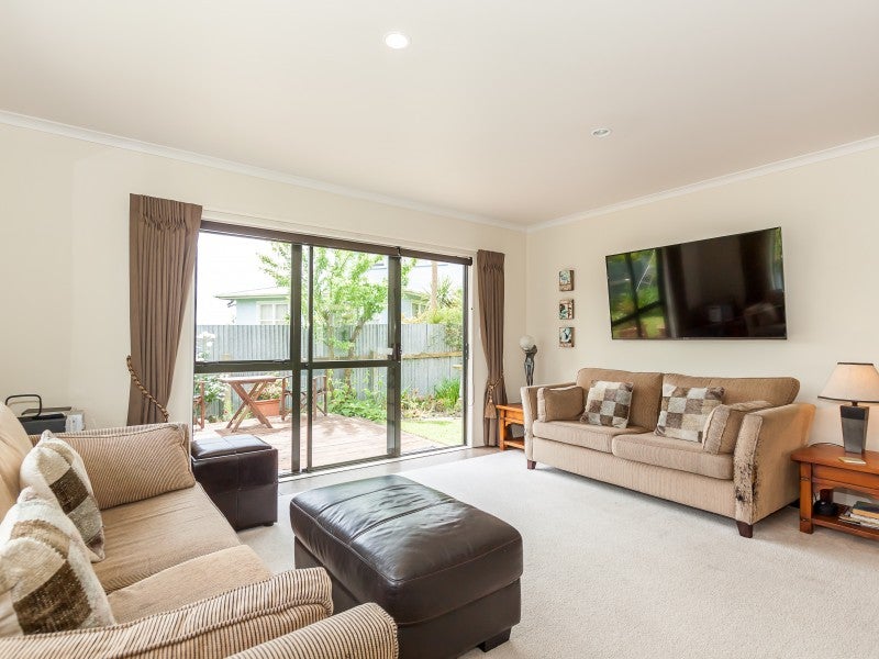 21 Haydon Street, Roslyn, Palmerston North - Carousel 2
