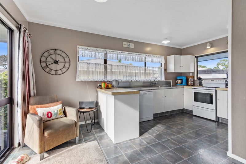 10A Watling Street, Gate Pa, Tauranga - Carousel 2