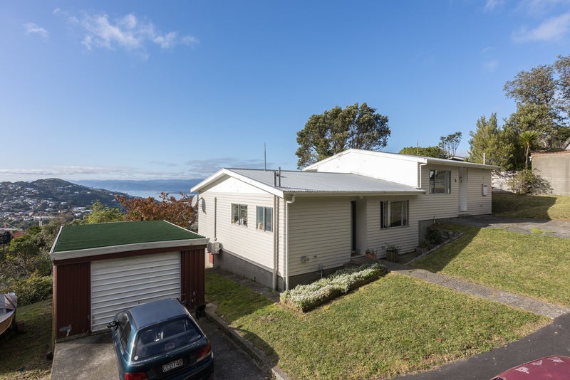 1 Admiralty Street, Crofton Downs, Wellington - Carousel 1