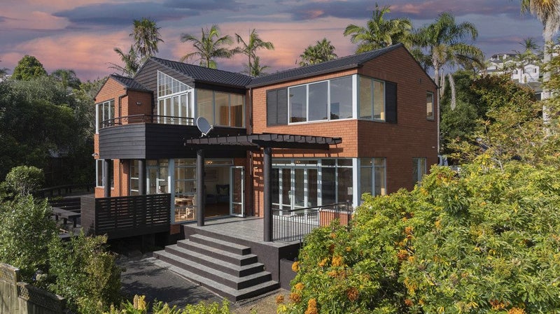 42 Penguin Drive, Murrays Bay, Auckland - Carousel 1