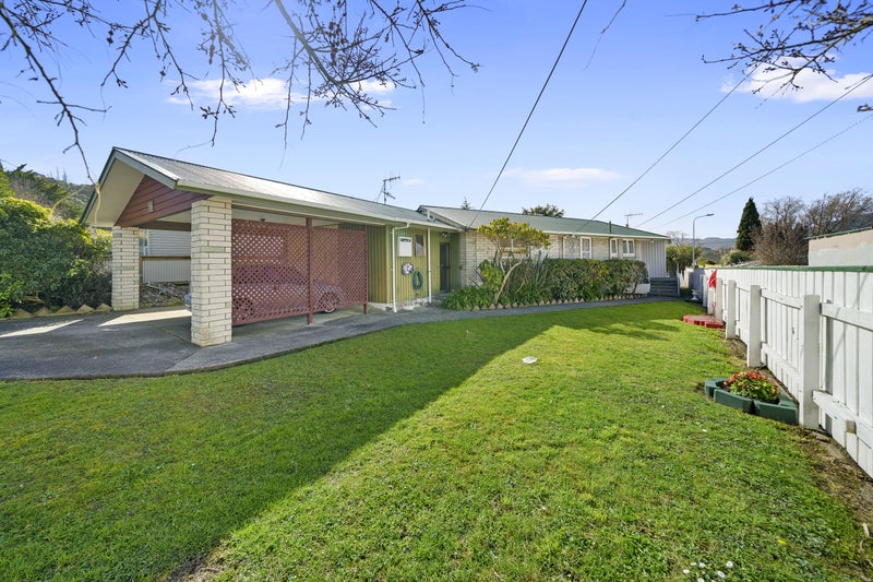 96 Fraser Street, Wainuiomata, Lower Hutt - Carousel 1