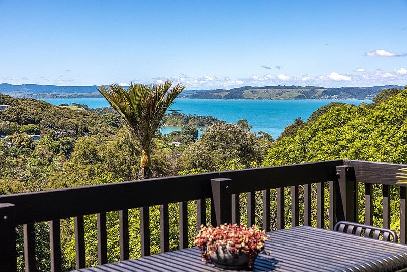 116 Fairview Crescent, Omiha, Waiheke Island - Carousel 1