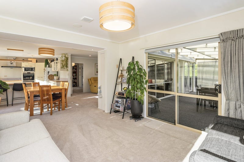 10 Barraud Place, Pukehangi, Rotorua - Carousel 1