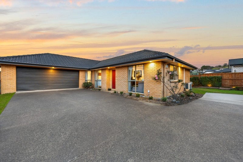 9 Bradnor Meadows Drive, Swanson, Auckland - Carousel 1