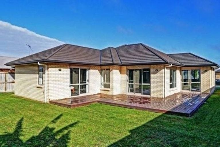 14 Hector Drive, Rototuna North, Hamilton - Carousel 9