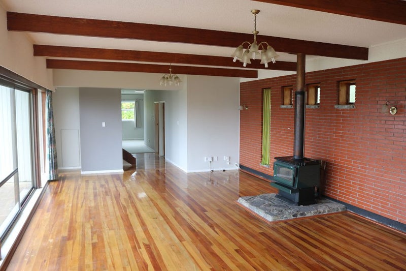 29 Magnolia Grove, Maungaraki, Lower Hutt - Carousel 1