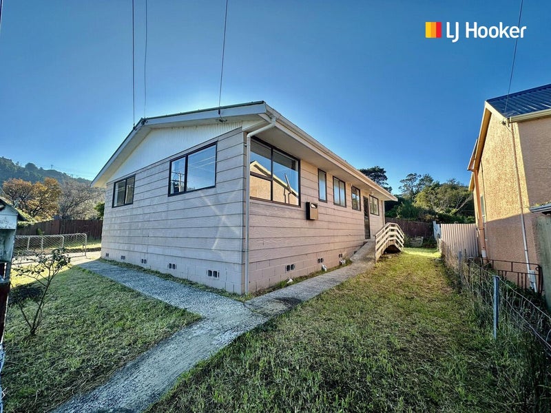33 Wickliffe Terrace, Port Chalmers, Dunedin - Carousel 2