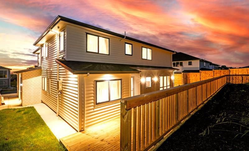 18 Perehia RD, Flat Bush, Auckland - Carousel 21