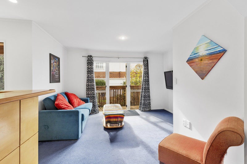 4/14A Glenmore Street, Thorndon, Wellington - Carousel 2