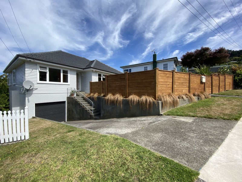 9 Woodstock Terrace, Tawa, Wellington - Carousel 2