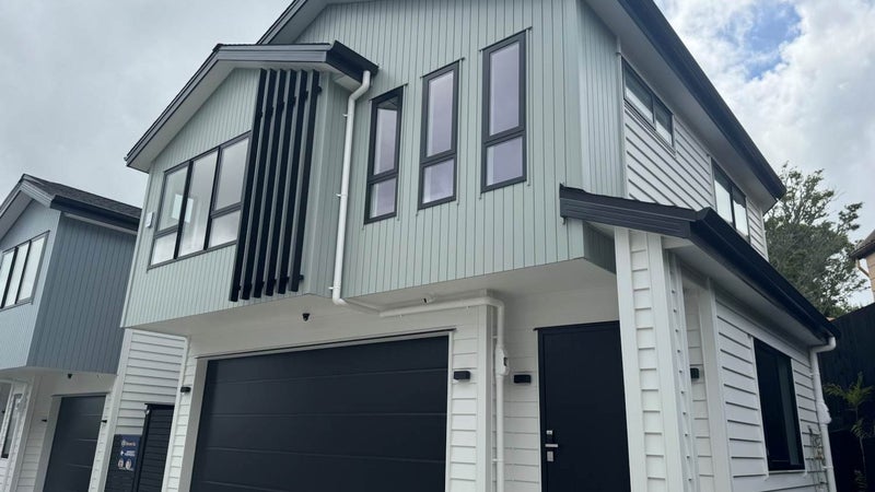 16D Woodhouse Place, West Harbour, Auckland - Carousel 1