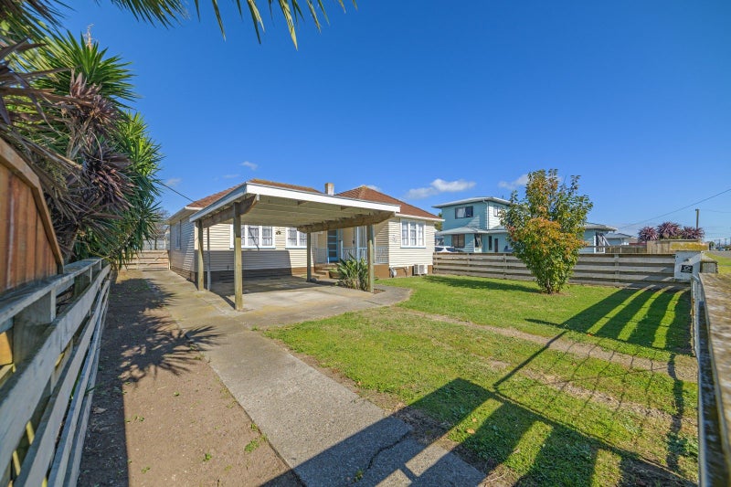 36 Cook Street, Foxton, Foxton - Carousel 1
