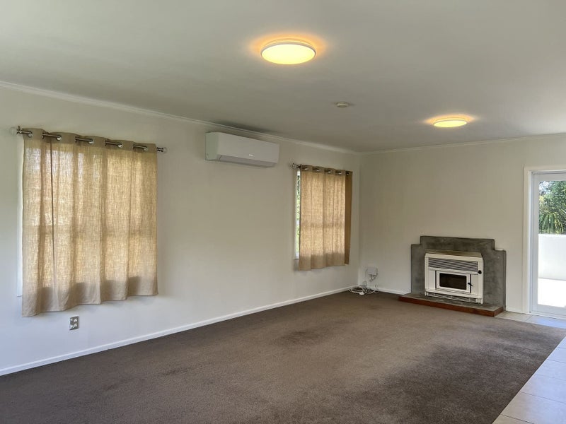 31 Creamer Avenue, Belmont, Auckland - Carousel 1