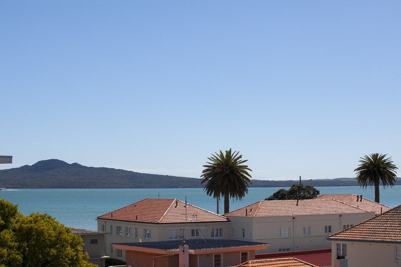 2/31 Marau Crescent,  Mission Bay, Auckland - Carousel 2