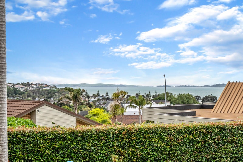 60 Oliver Road, Eastern Beach, Auckland - Carousel 1