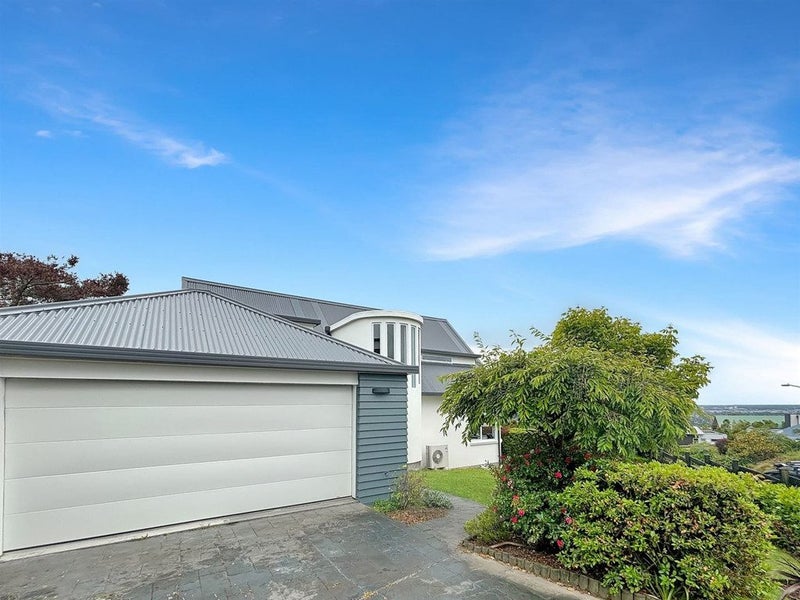 58 Ravensdale Rise, Westmorland, Christchurch - Carousel 2
