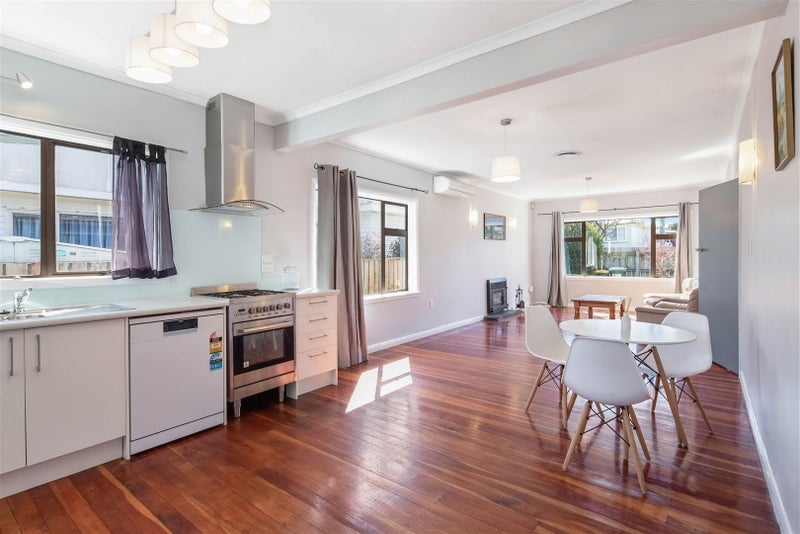 6 North Street, Tawa, Wellington - Carousel 2