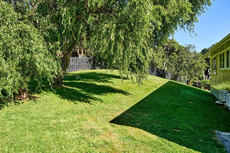 25 Passive Grove, Ascot Park, Porirua - Carousel 2