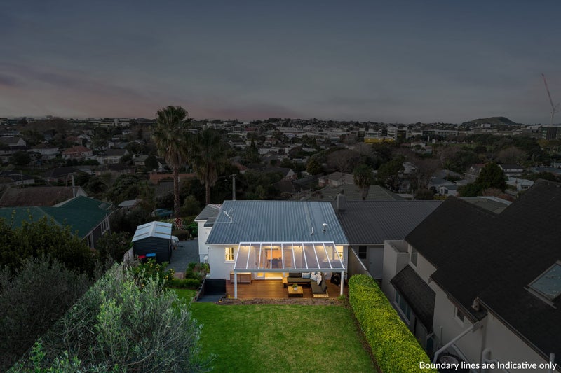 11 Wahanui Road, Greenlane, Auckland - Carousel 1