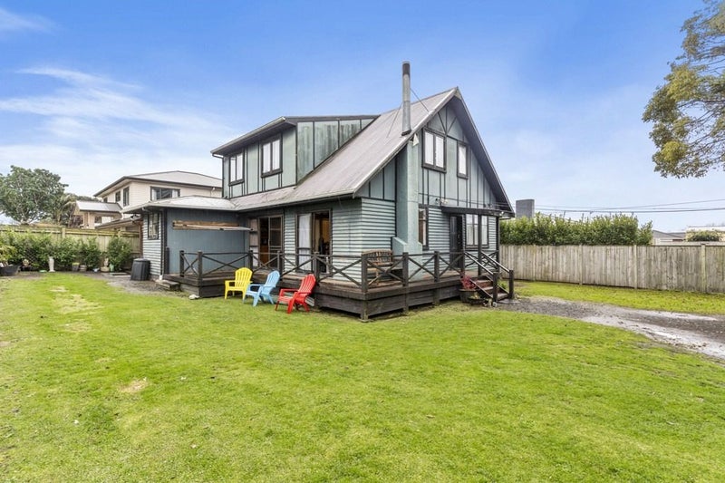 33 Taikata Road, Te Atatu Peninsula, Auckland - Carousel 1