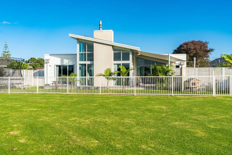 47 Barbados Way, One Tree Point - Carousel 2