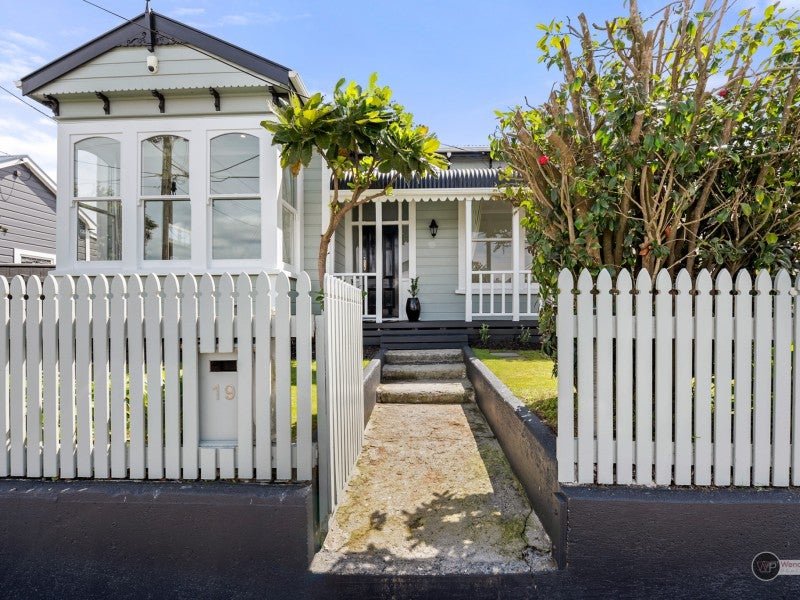 19 Bay Street, Petone, Lower Hutt - Carousel 2