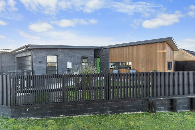 17 Pragma Rise, Rototuna North, Hamilton - Carousel 23