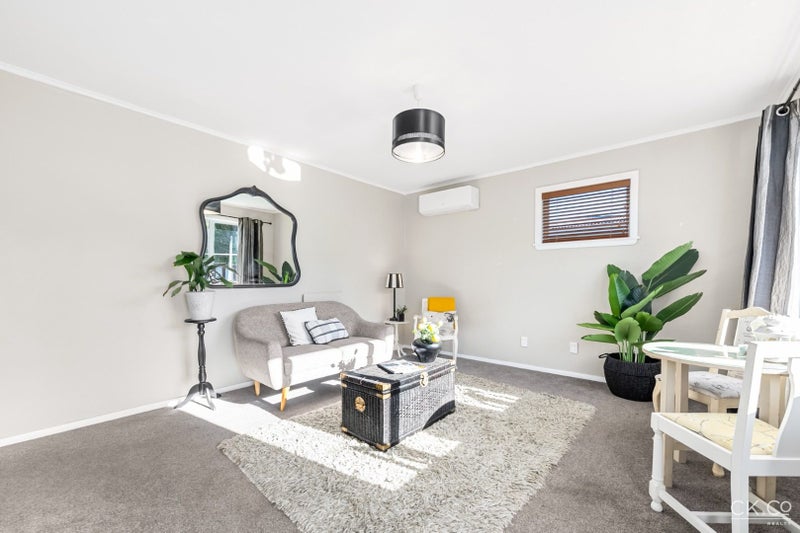 1/5 Hall Grove, Ebdentown, Upper Hutt - Carousel 2