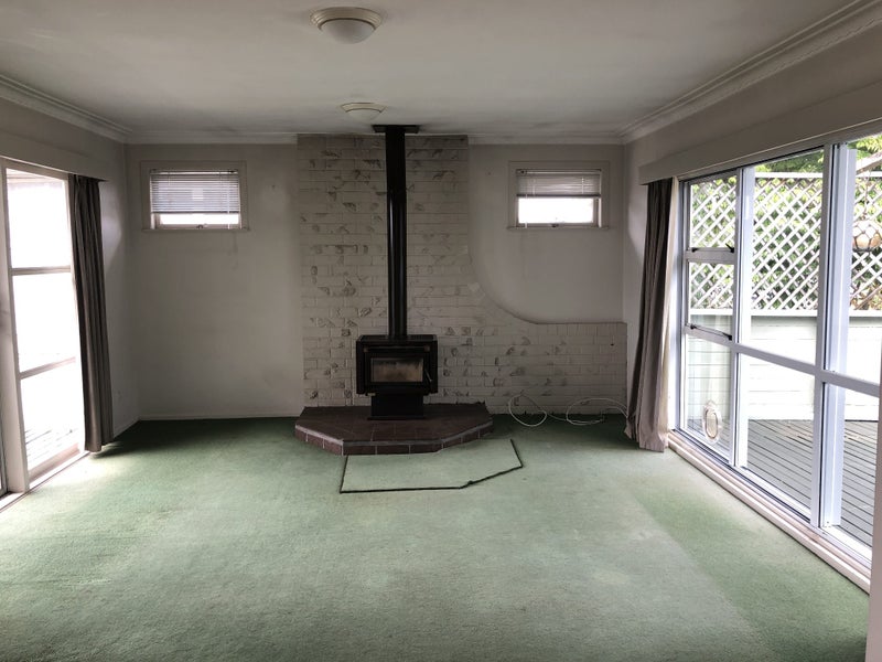 208 Sunnynook Road, Totara Vale, Auckland - Carousel 2