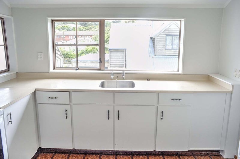 4F Earp Street, Johnsonville, Wellington - Carousel 2