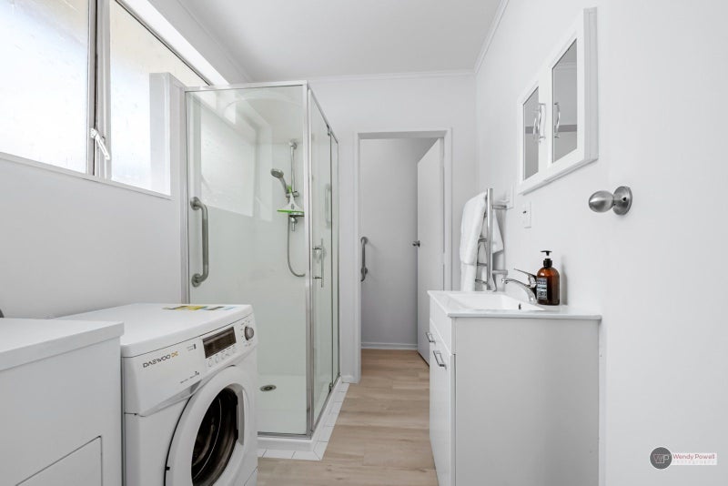 1/170 RATA ST, Naenae, Lower Hutt - Carousel 2