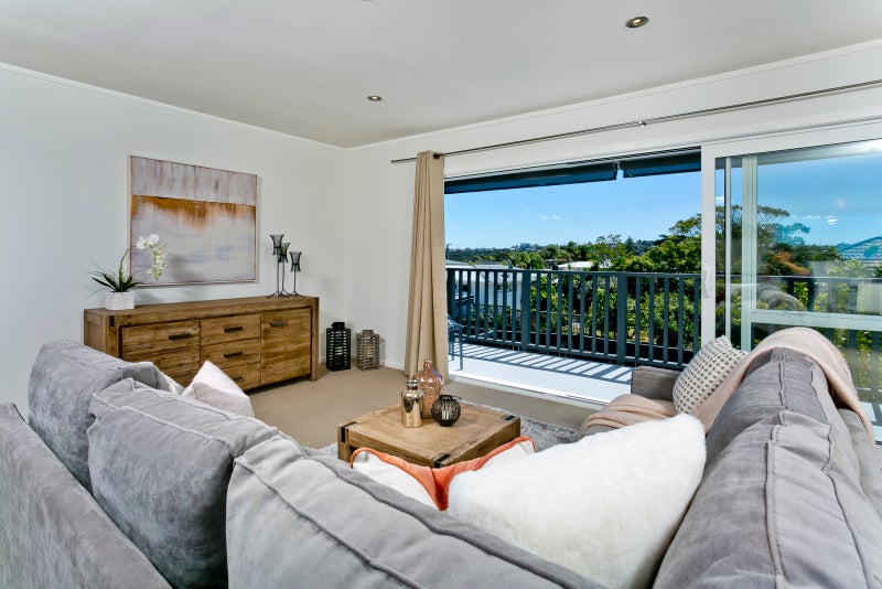 2/36 Exmouth Road, Northcote, Auckland - Carousel 1